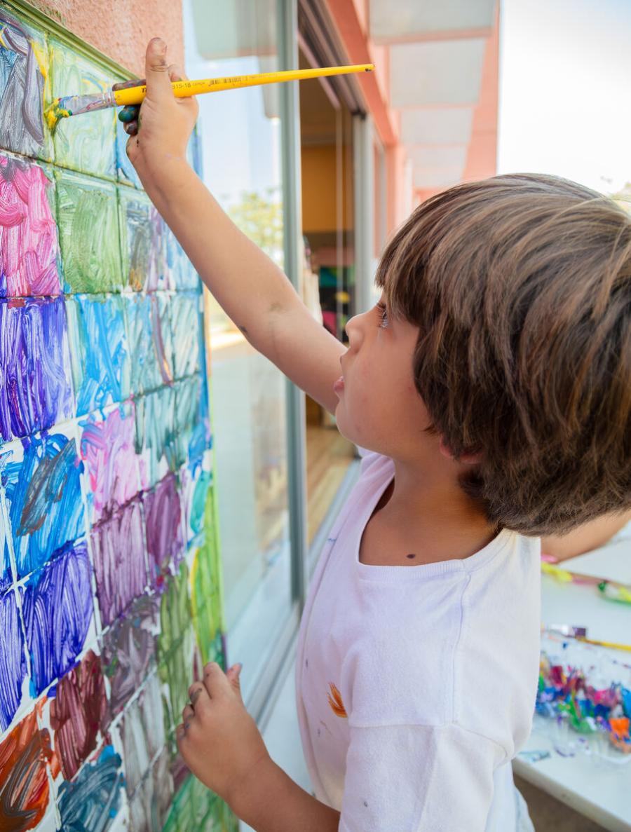 Elementary School art class at Escola Eleva Brasília in Asa Sul