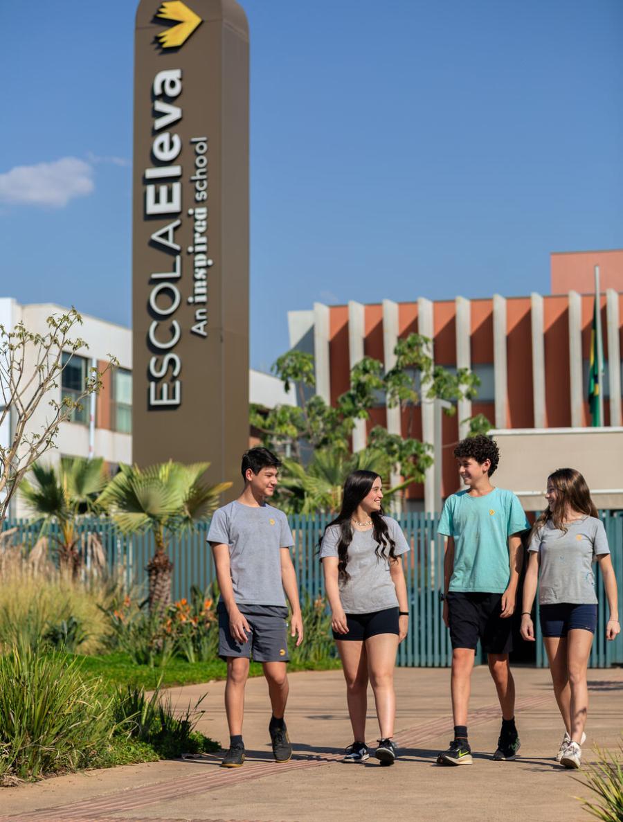 High School students at Escola Eleva Brasília in Asa Sul
