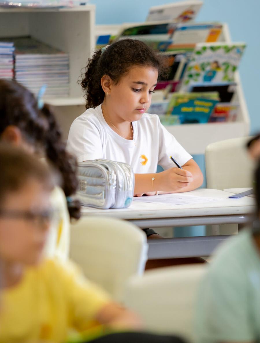 Middle School students at Escola Eleva Brasília in Asa Sul