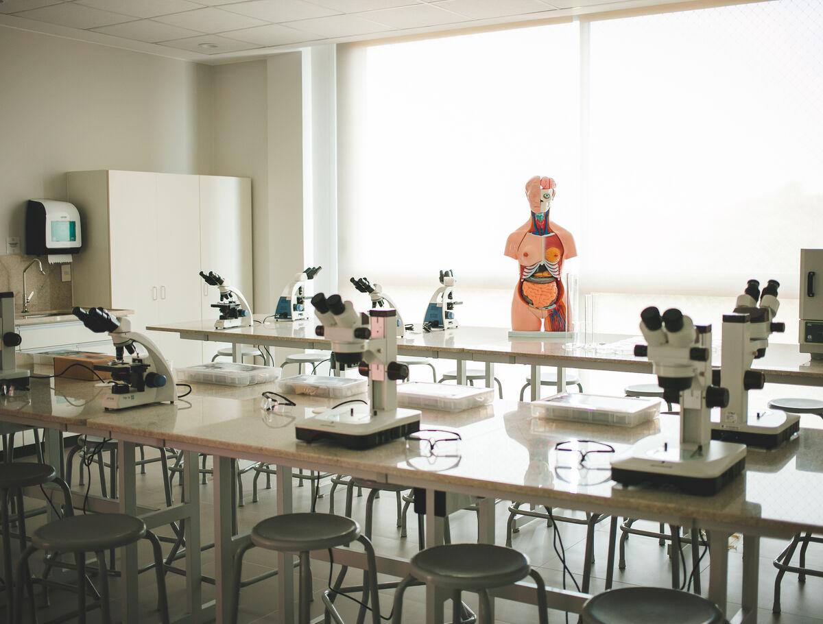 Middle School science lab at Escola Eleva Brasília in Asa Sul