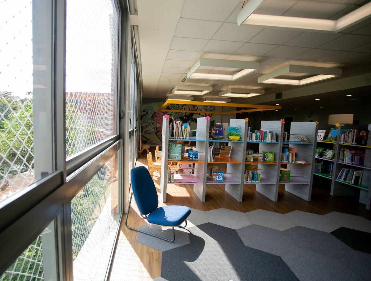 Elementary School library at Escola Eleva Brasília in Asa Sul