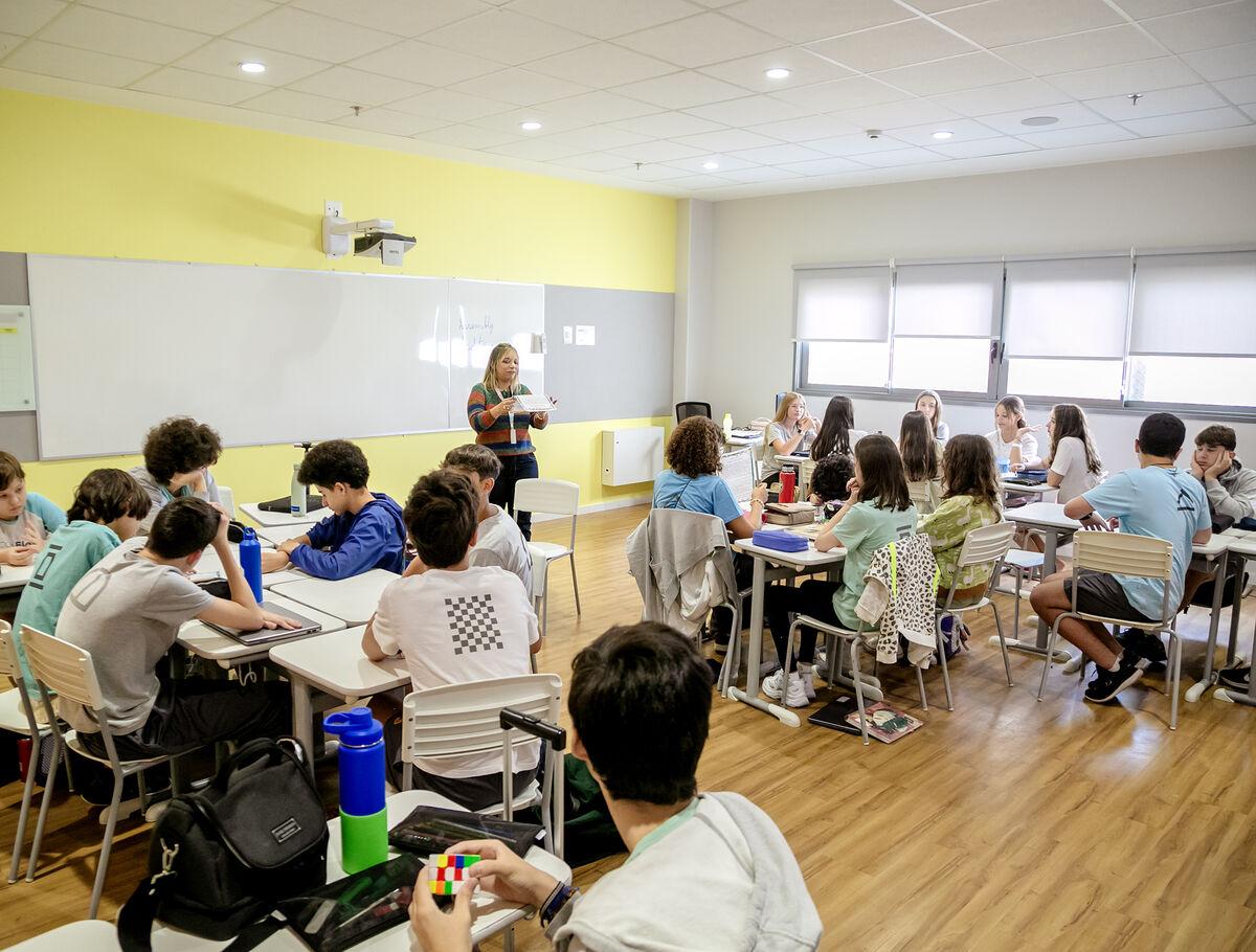 IB Diploma Programme class at Escola Eleva Brasília in Asa Sul