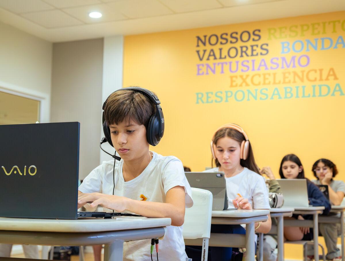 Elementary School classroom at Escola Eleva Brasília in Asa Sul