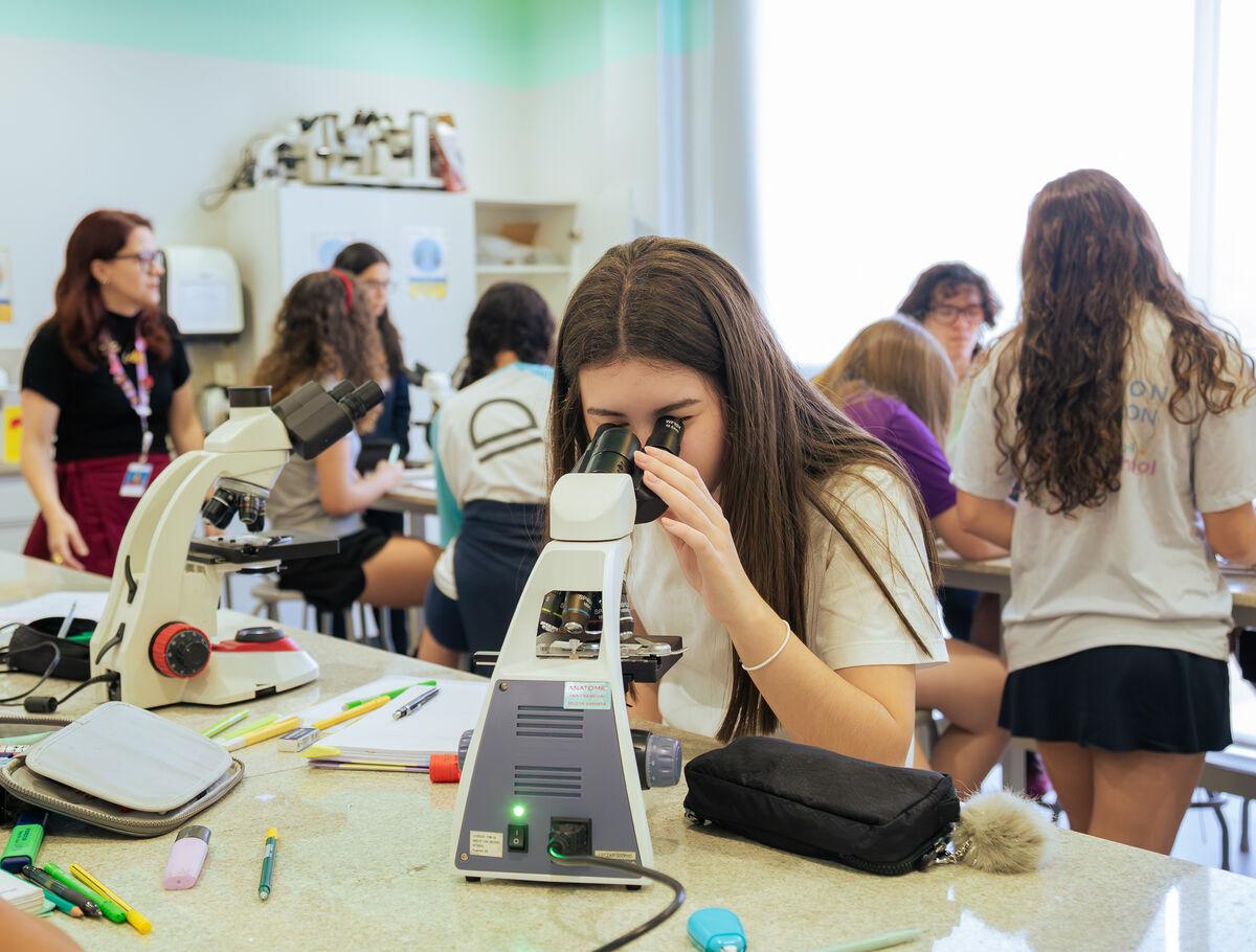 High School science lab at Escola Eleva Brasília in Asa Sul